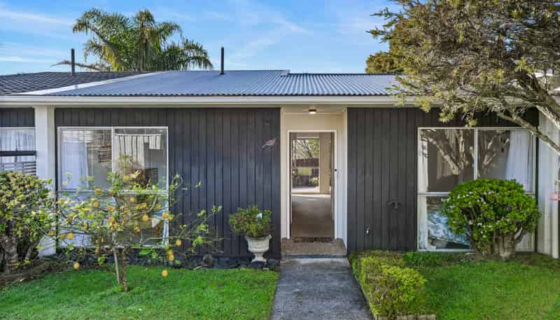 4/109A Te Atatu Road, Te Atatu South