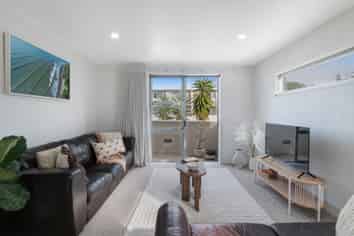15/3 Riverside Road, Orewa