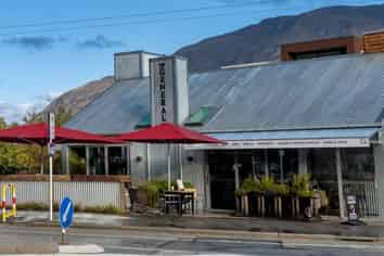 The General Store - Retail, Food & Beverage QT