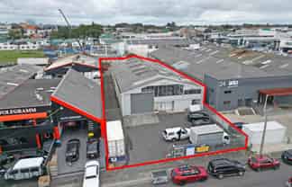 FUNCTIONAL OTAHUHU WAREHOUSE WITH DUAL YARDS
