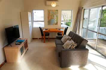 8 Waikare Street, Karori
