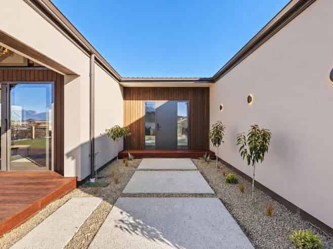 7 Carrickmore Crescent, Wanaka