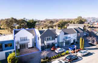 Central live/work freehold title; occupy or invest