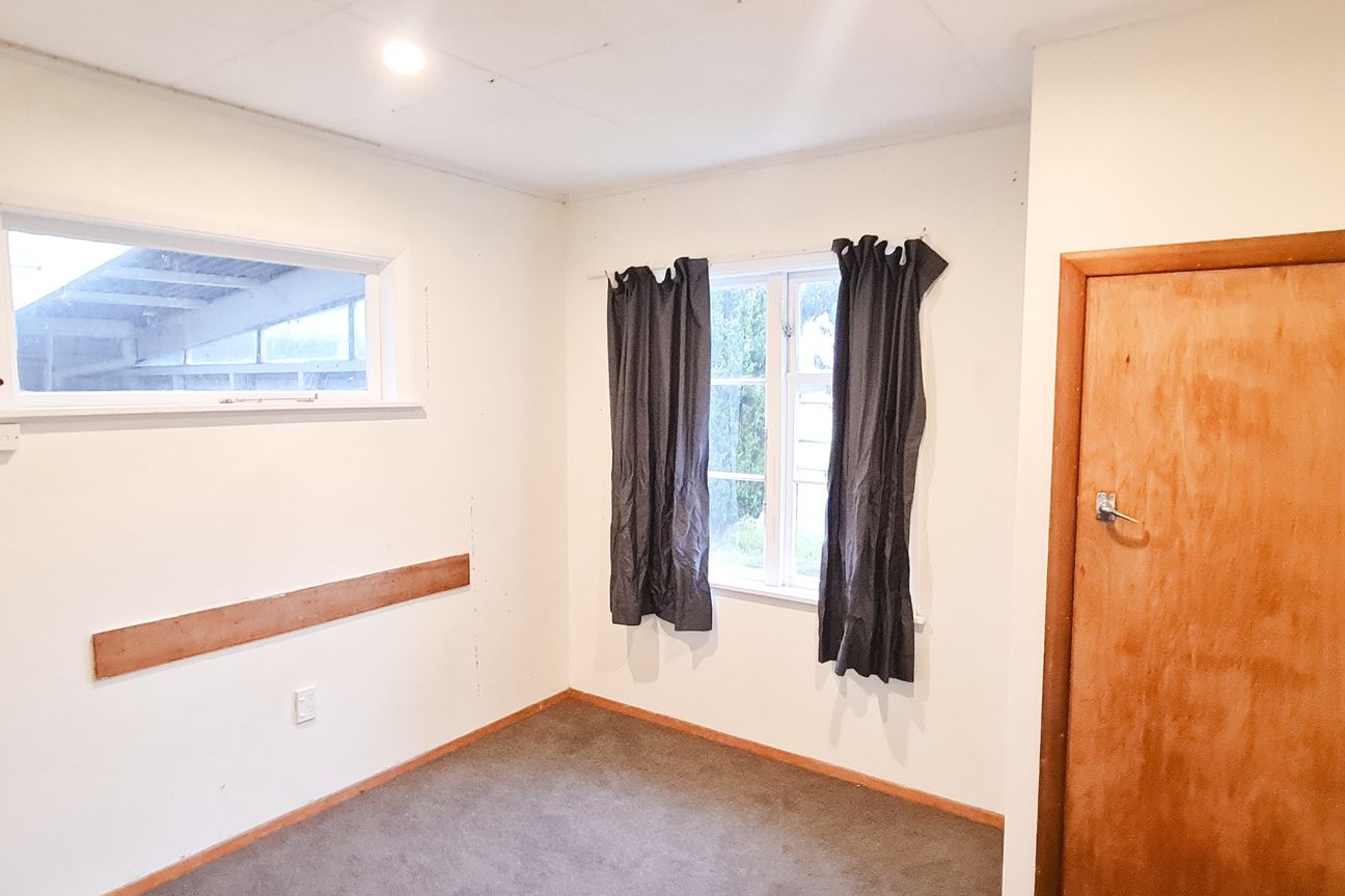 2 Kim Street, Wainuiomata - Fler