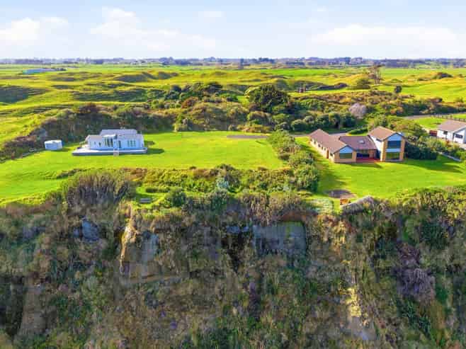 47 Longbeach Drive, Castlecliff