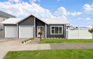 13 Cape Cod Drive, Gulf Harbour