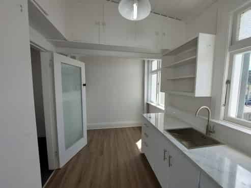 2/121 Jackson Street, Petone