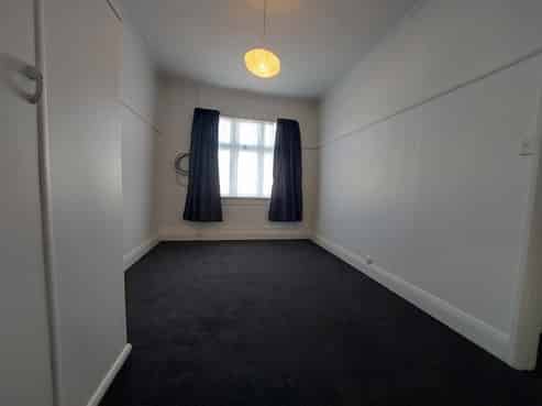 2/121 Jackson Street, Petone