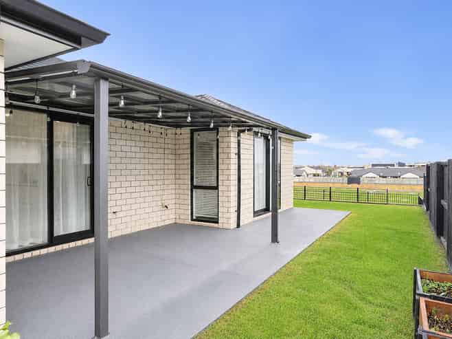 8 Kukari Close, Flagstaff