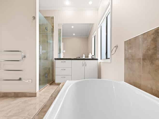 2 Delta Mews Place, Clive