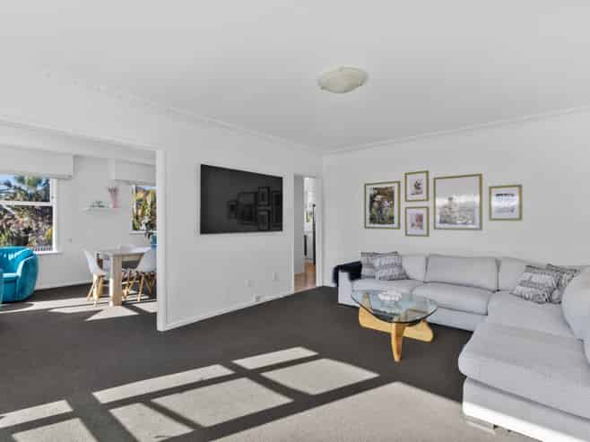 11A Queenstown Road, Hillsborough