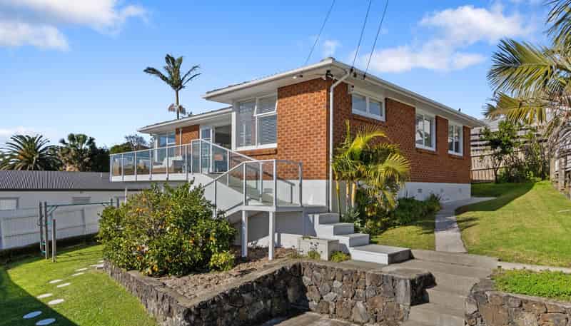 11A Queenstown Road, Hillsborough