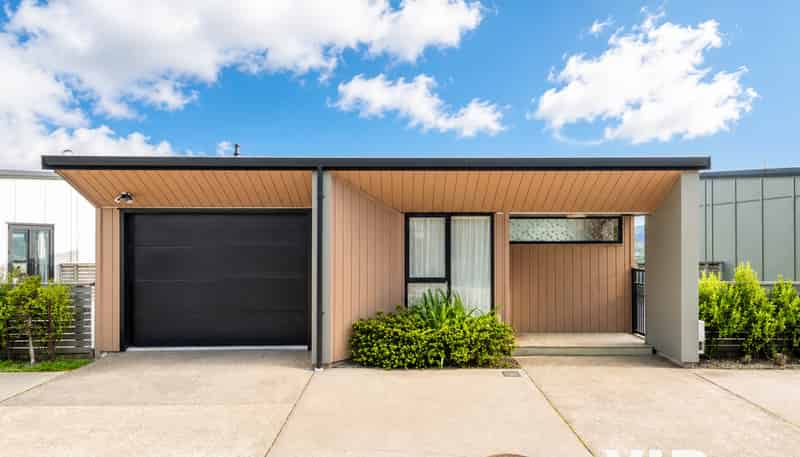 28 Red Beech Avenue, Woodridge