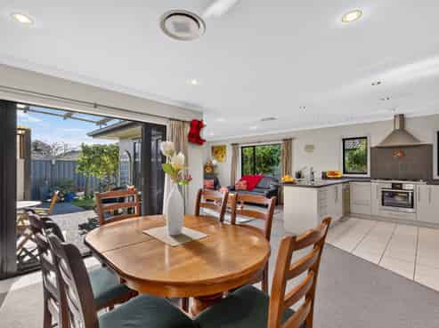 3 Northwood Avenue, Mahora
