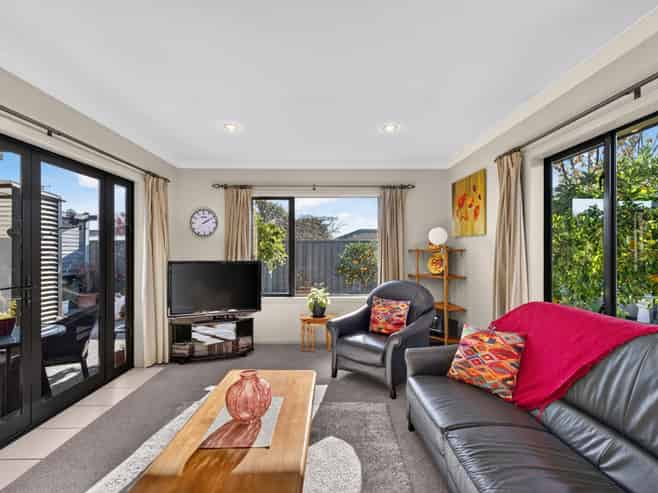 3 Northwood Avenue, Mahora