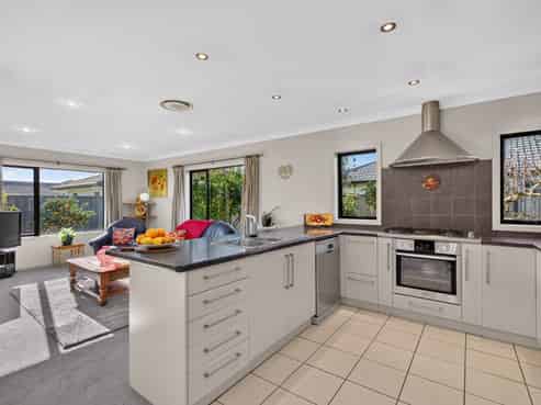 3 Northwood Avenue, Mahora