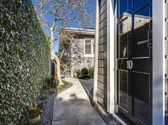 10 Dolbel Street, Taradale