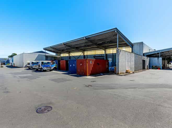 Centrally located industrial HQ