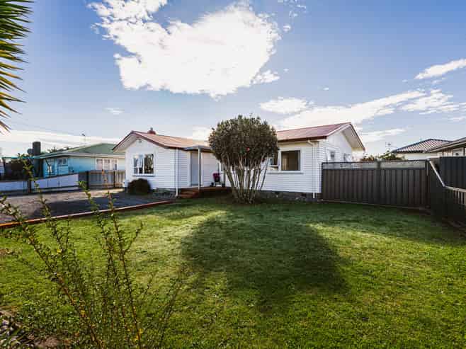 3 Curling Crescent, Onekawa