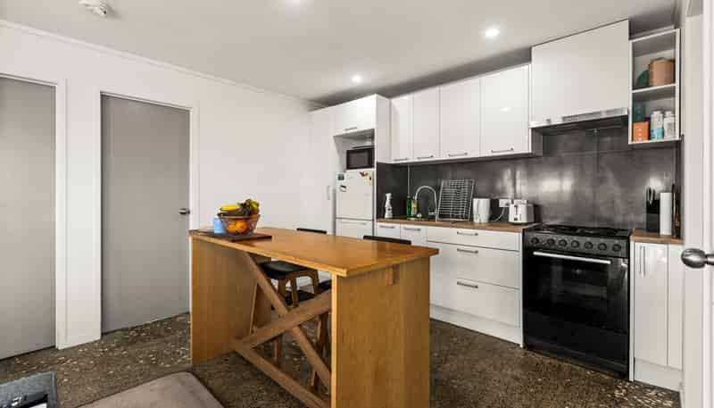 3a Curling Crescent, Onekawa