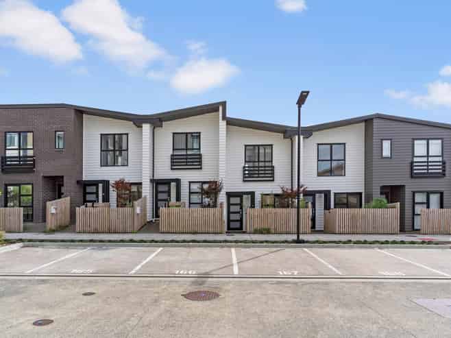 72/76/78/26 Rauemi Way, Te Atatu South