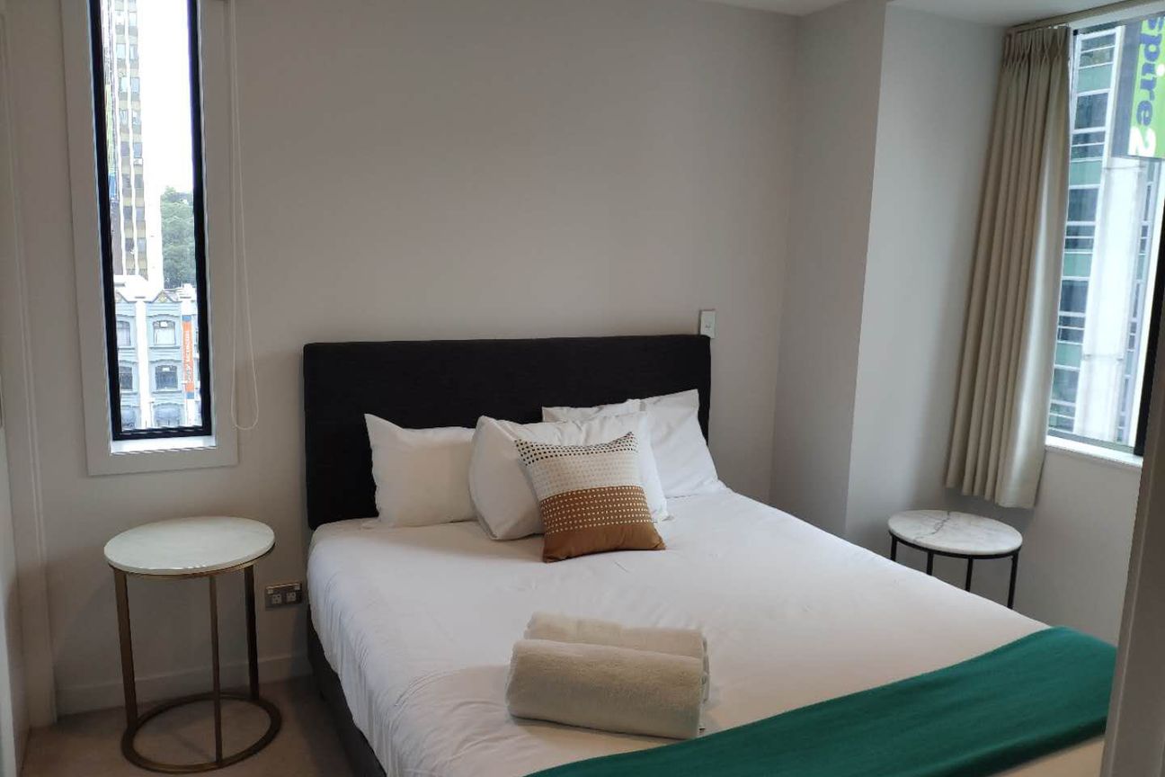 Two bedroom apartment right in the heart of the DBD - Vista 3