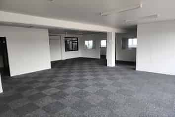 Showroom/office/warehouse