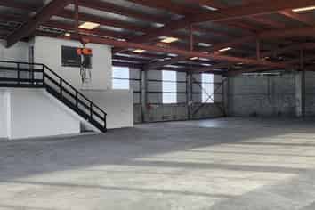Clear span warehouse