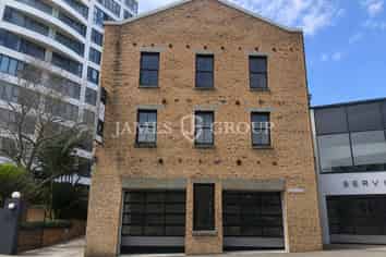 PREMIUM CHARACTER OFFICE IN FREEMANS BAY