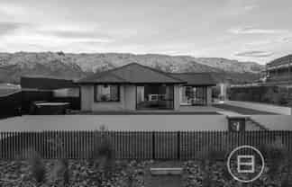 8 Pegasus Court, MOUNT PISA