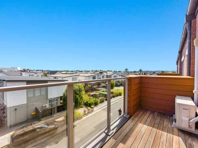 205c/160 Hobsonville Point Road, Hobsonville