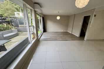 5/371 Muritai Road, Eastbourne