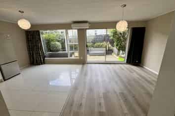 5/371 Muritai Road, Eastbourne