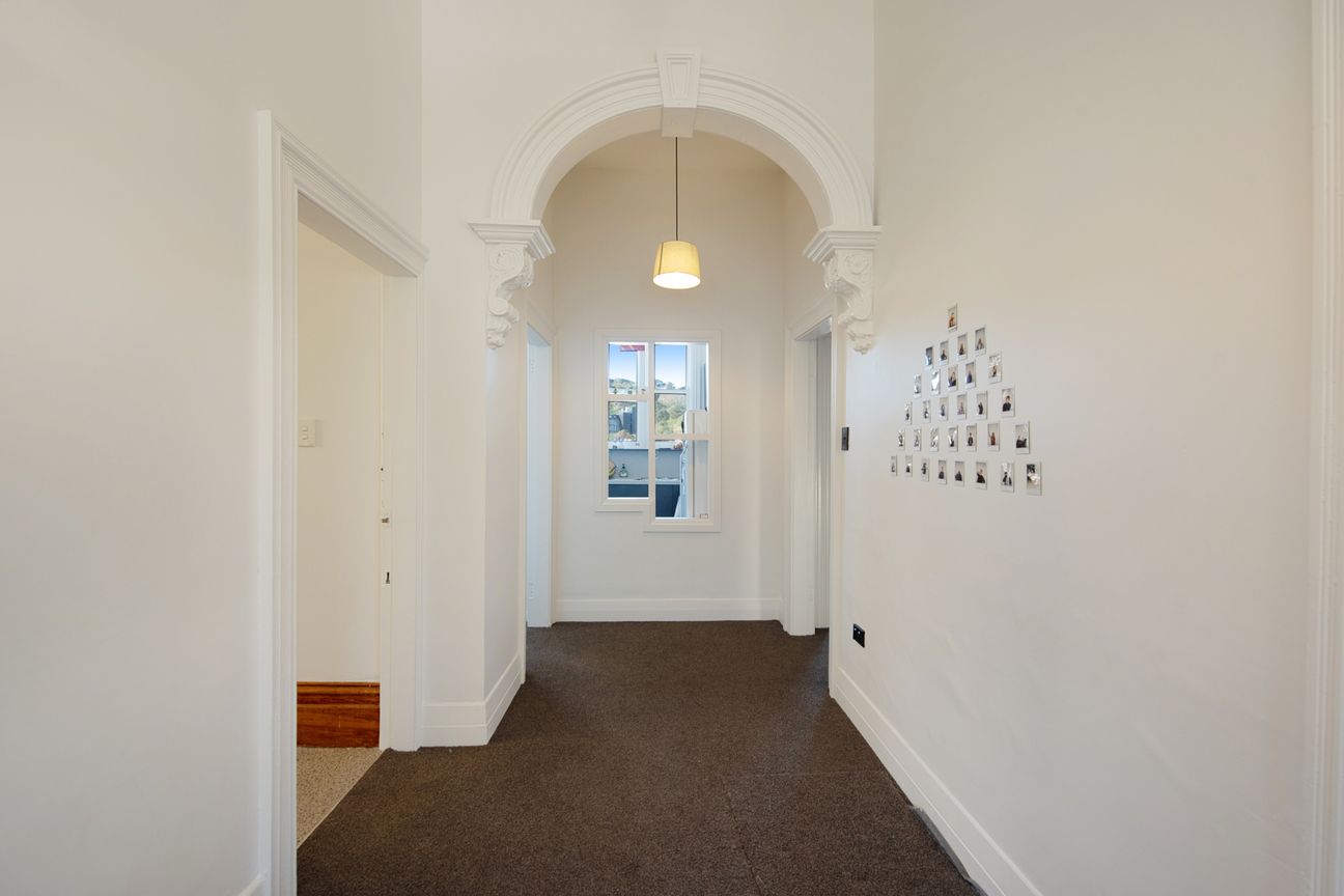 Brilliant Location | 2 Flat Property - Vista 4