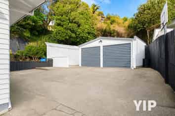 3 Jonathan Way, Paparangi