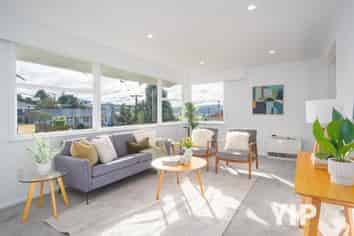 3 Jonathan Way, Paparangi