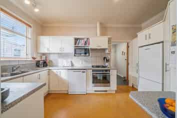 204 Waiwhetu Road, Waterloo