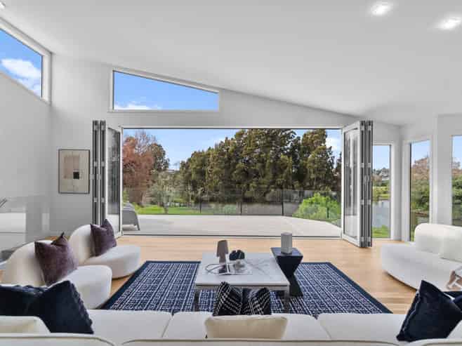 22 Tarahanga Street, Northcote
