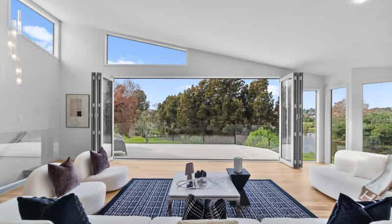 22 Tarahanga Street, Northcote