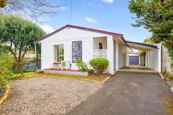 17 Saxbys Road, Glenview