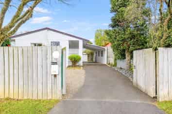 17 Saxbys Road, Glenview
