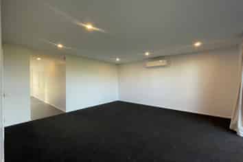 15 Malaga Crescent, Harewood