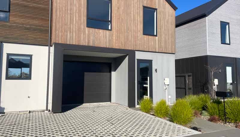 15 Malaga Crescent, Harewood