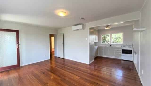 2/23 Aramoana Avenue, Devonport