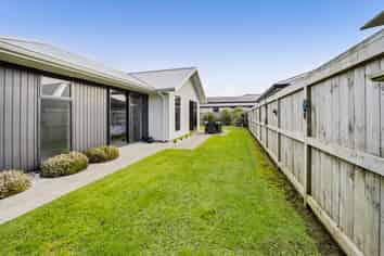 14 Hodge Park Lane, Inglewood