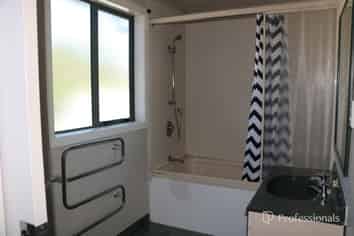 9 Greers Road, Weymouth