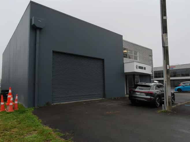 Tidy With Secure Yard