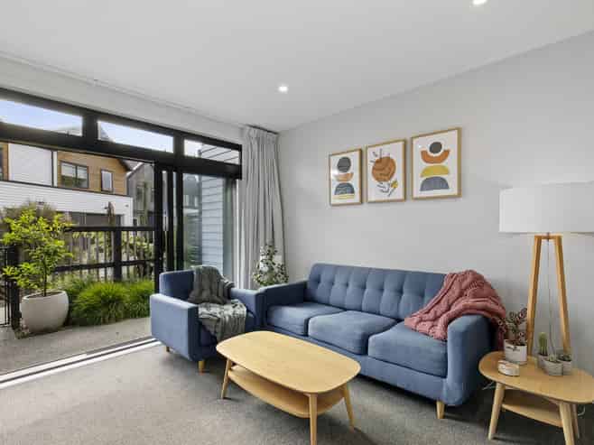5 Glen Evans Crescent , Fairfield