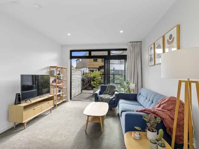 5 Glen Evans Crescent , Fairfield