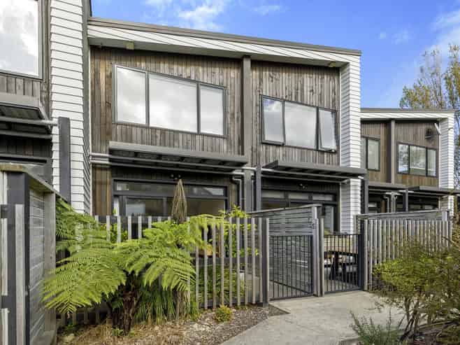 5 Glen Evans Crescent , Fairfield